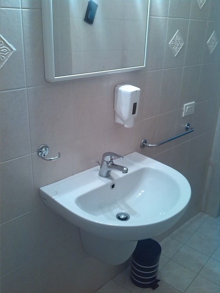 Uptown B'N'B Hotel Бергамо Екстериор снимка