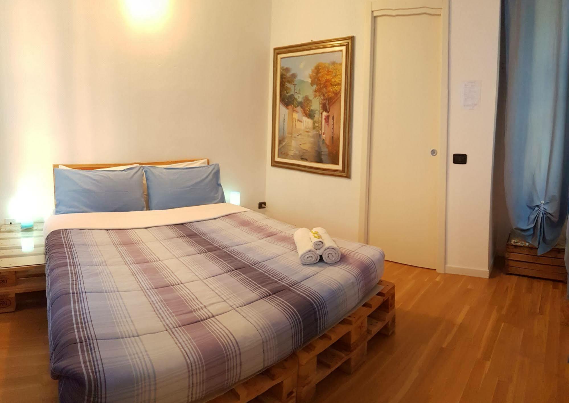 Uptown B'N'B Hotel Бергамо Екстериор снимка