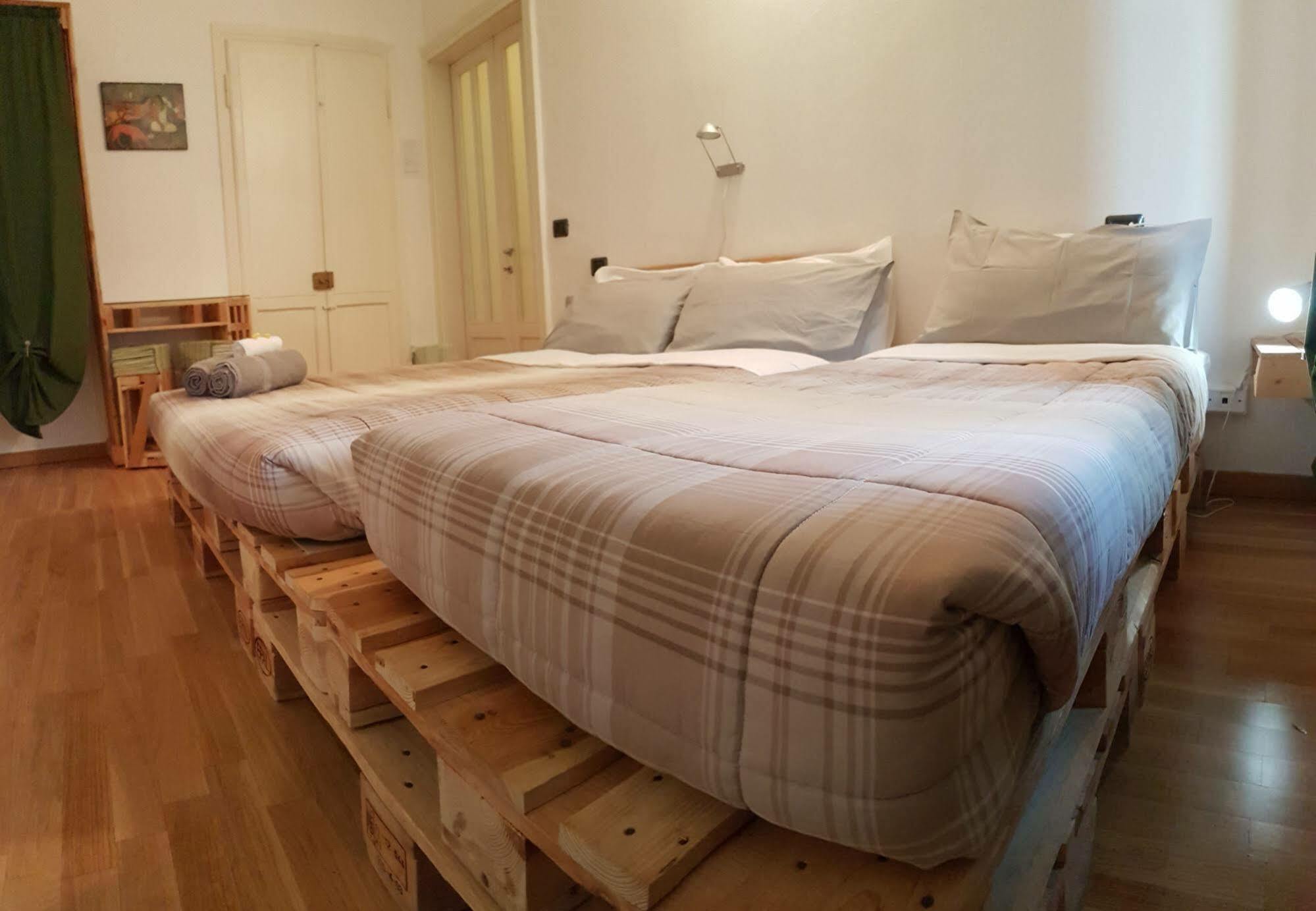 Uptown B'N'B Hotel Бергамо Екстериор снимка